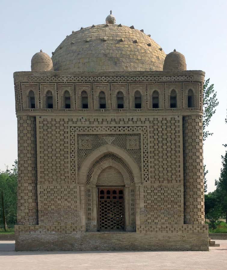 A Group Walking Tour Of Old Town - Why Bukhara is best seen on foot