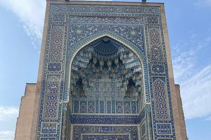 Ancient and Modern Tour in Samarkand with Transport - Bibi Khanym and the story of victory