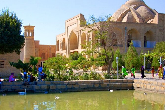 Bukhara Countryside Private Tour with Transport - Bakhautdin Naqsband Mausoleum and living devotion