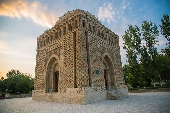 Bukhara One Day Tour - Departure From Tashkent - The Kalyan Minaret and Kalyan Mosque