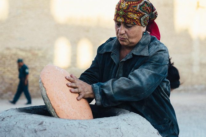 Master Class - Uzbek Bread (Khiva) - Best timing for a busy Khiva day