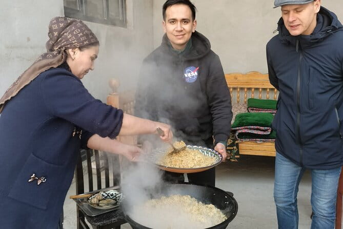 Plov Cooking Class at Local Uzbek House - Starting at Siyob Bazaar in the morning
