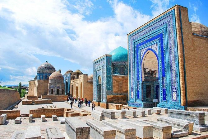 Samarkand day trip - Bibi Khanum Mosque and Siyab Bazaar