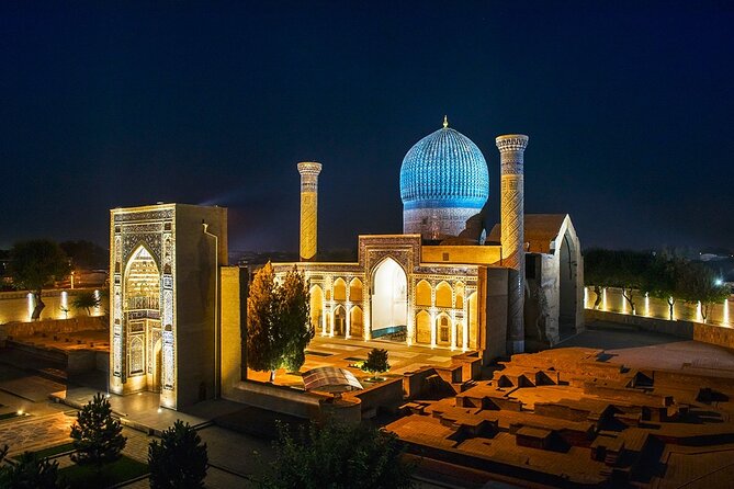 Samarkand: Historical Monuments Group Walking Tour - Shah-i-Zinda, the most atmospheric finish