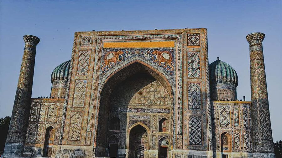 Samarkand Moonlight Tour: A Timeless Night Experience - Gur-e-Amir and the World of Amir Temur