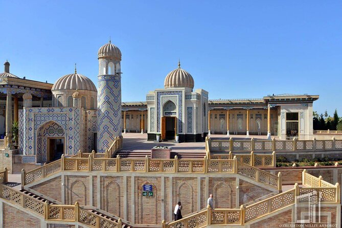 Samarkand Walking Tour History Culture and Hidden Gems - Siyob Bozor, where the route gets more local