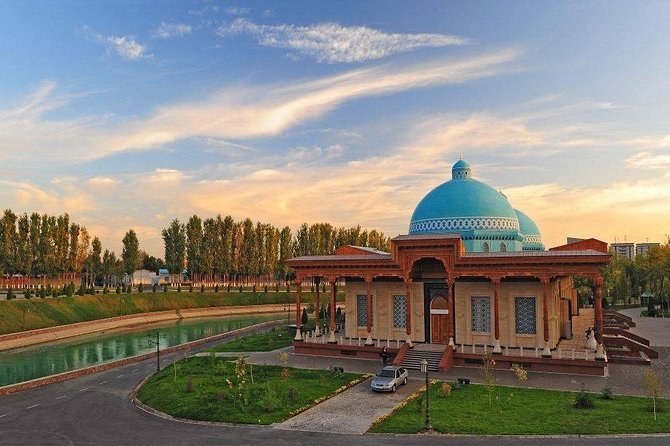 Tashkent Tour - Barak-Khan Madrassah and the Kaffal Shashi Mausoleum