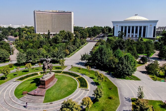 Tashkent Walking & Food Tour: Highlights + Local Flavors - The guides and the feel of the tour