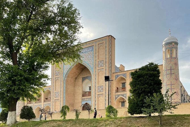 Tashkent Walking & Food Tour: Highlights + Local Flavors - Independence Square and national memory