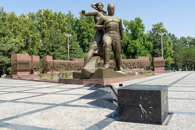 Tashkent Walking Tour with Local Lady / Gentleman - Independence Square and the memory of war